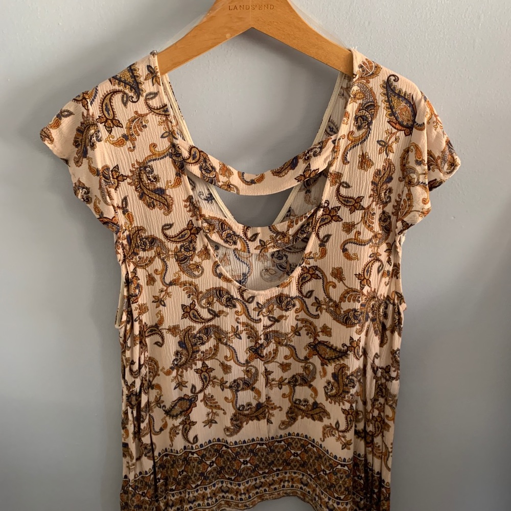 Patterned Top - Picture 2 of 2